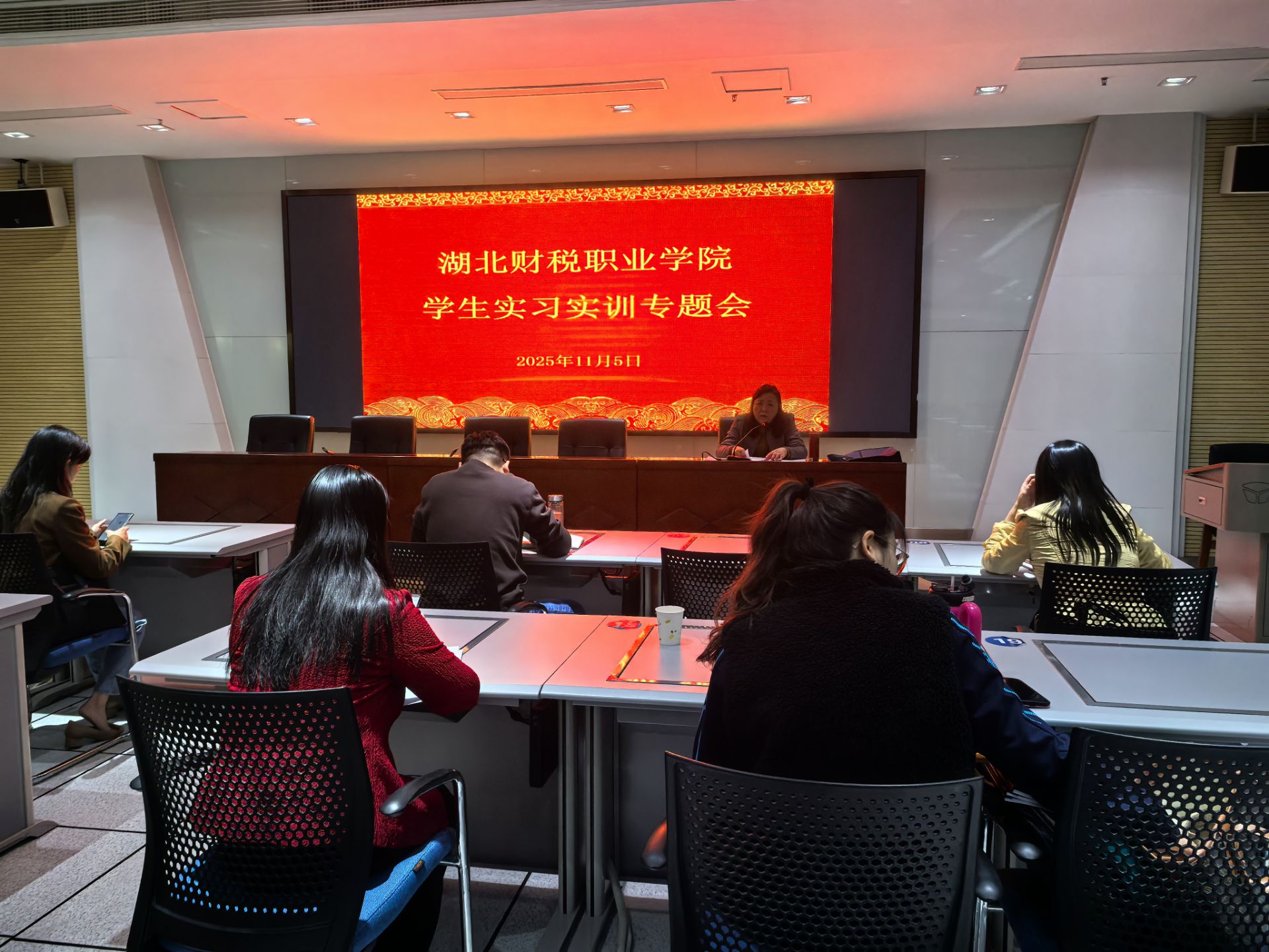 绷紧安全之弦 筑牢防护屏障